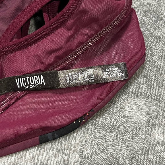 LAST CHANCE Like New Victoria’s Secret Sports bra - Picture 3 of 3